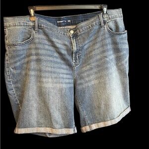 Old Navy Denim Midrise Wow Shorts - Size 24